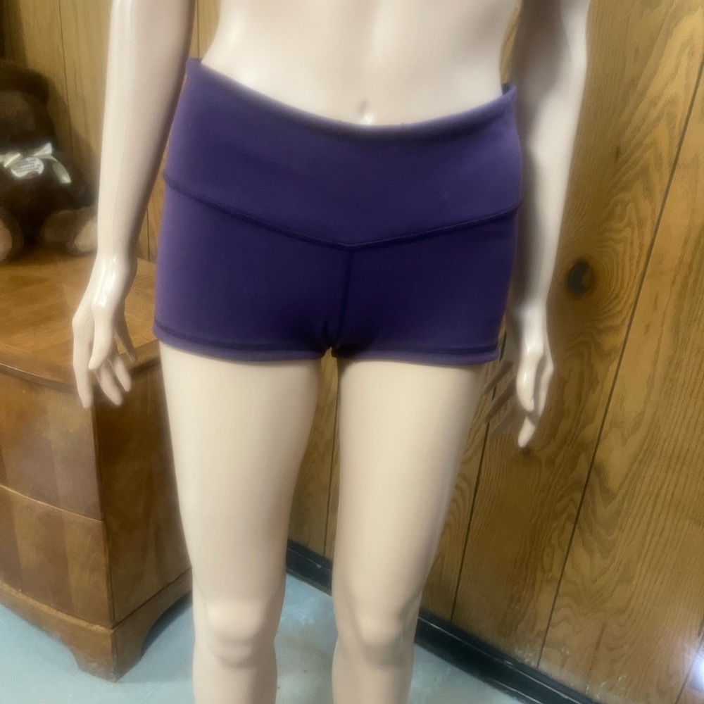 Lululemon" Boogie Shorts - Picture 10 of 16